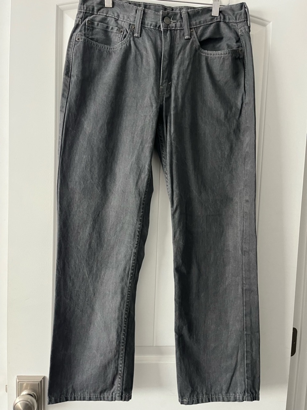 Classic Men's Straight-Leg Jeans - Charcoal